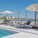 Seafront Serena With Pool And Seaview * Privlaka (Zadar)