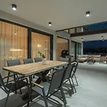 Seafront Serena With Pool And Seaview Vila Privlaka (Zadar)