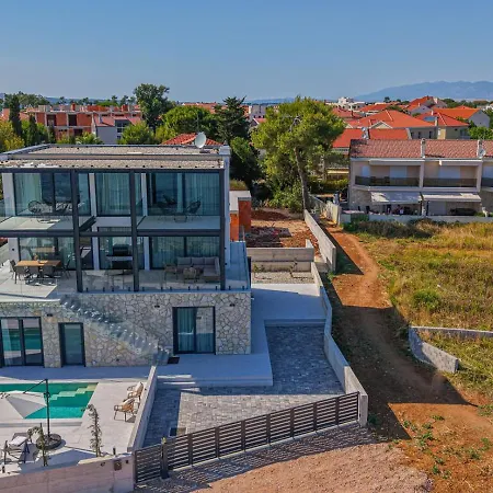 Seafront Serena With Pool And Seaview Villa