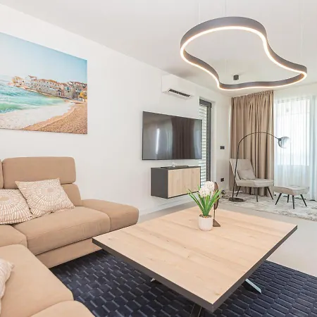 Seafront Serena With Pool And Seaview Villa
