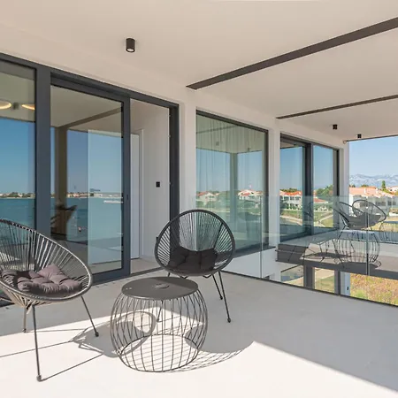 Seafront Serena With Pool And Seaview Villa *