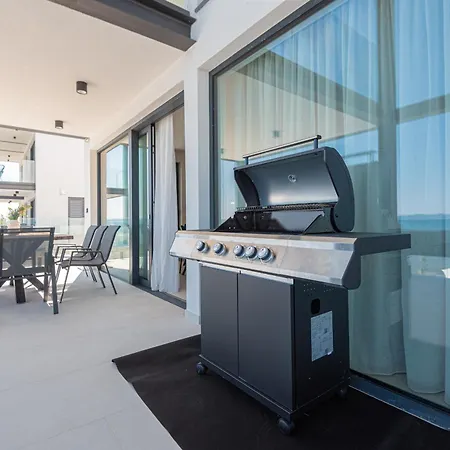 Seafront Serena With Pool And Seaview Villa Privlaka (Zadar)