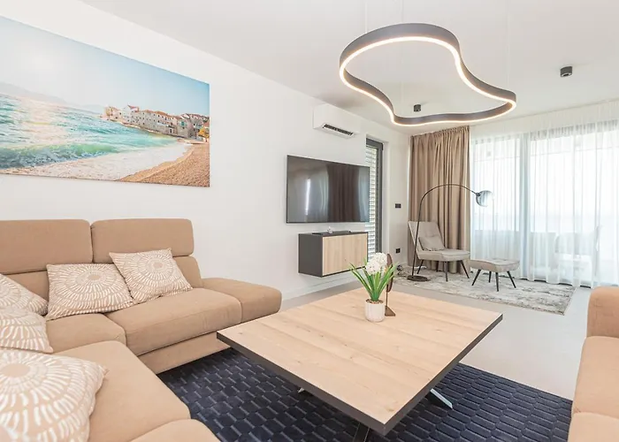 Seafront Serena With Pool And Seaview Villa