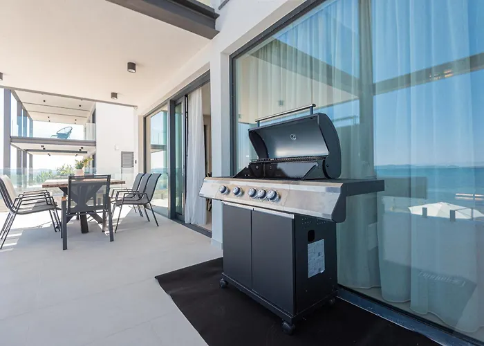 Seafront Serena With Pool And Seaview Villa Privlaka (Zadar)