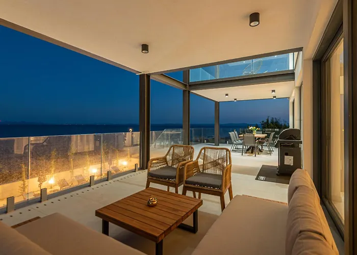 Seafront Serena With Pool And Seaview * Privlaka (Zadar)