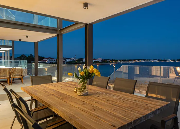 Villa Seafront Serena With Pool And Seaview