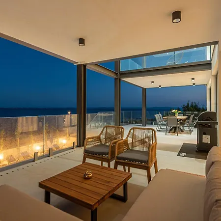 Seafront Serena With Pool And Seaview * Privlaka (Zadar)