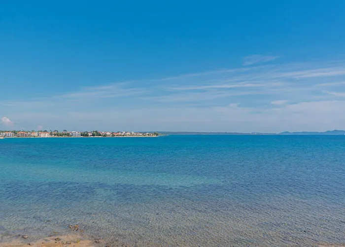 Seafront Serena With Pool And Seaview Villa